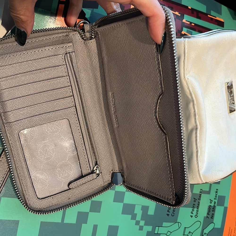 Gently Used - image 4